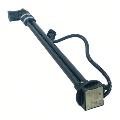 Aftermarket DEF / AdBlue / urea level sensor for PACCAR OEM Q21-6170-007K1T, three-quarter view, no brand